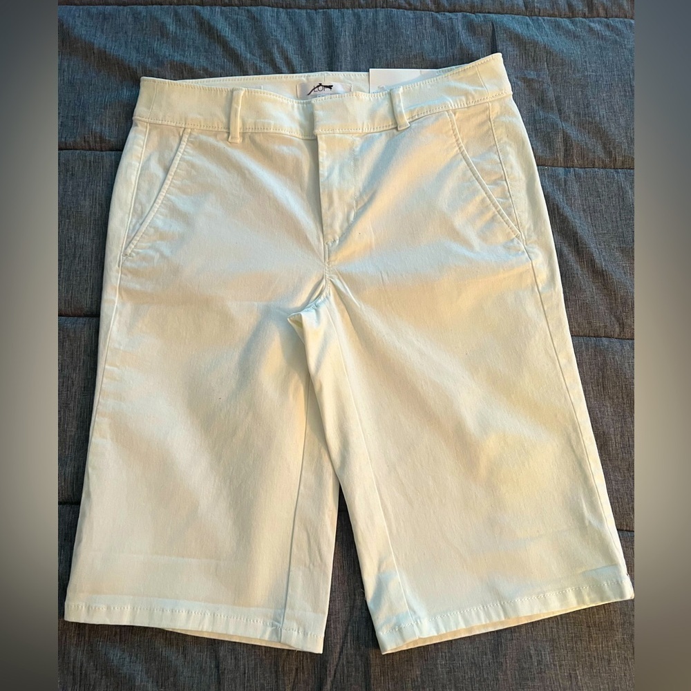 NEW Loft White Cotton Bermuda Shorts Size 2 Summer Vacation